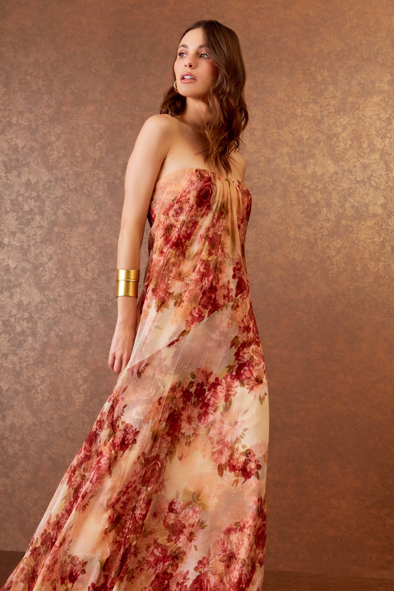 VESTIDO LONGO DECOTE DRAPEADO COLEÇÃO INVERNO 25
