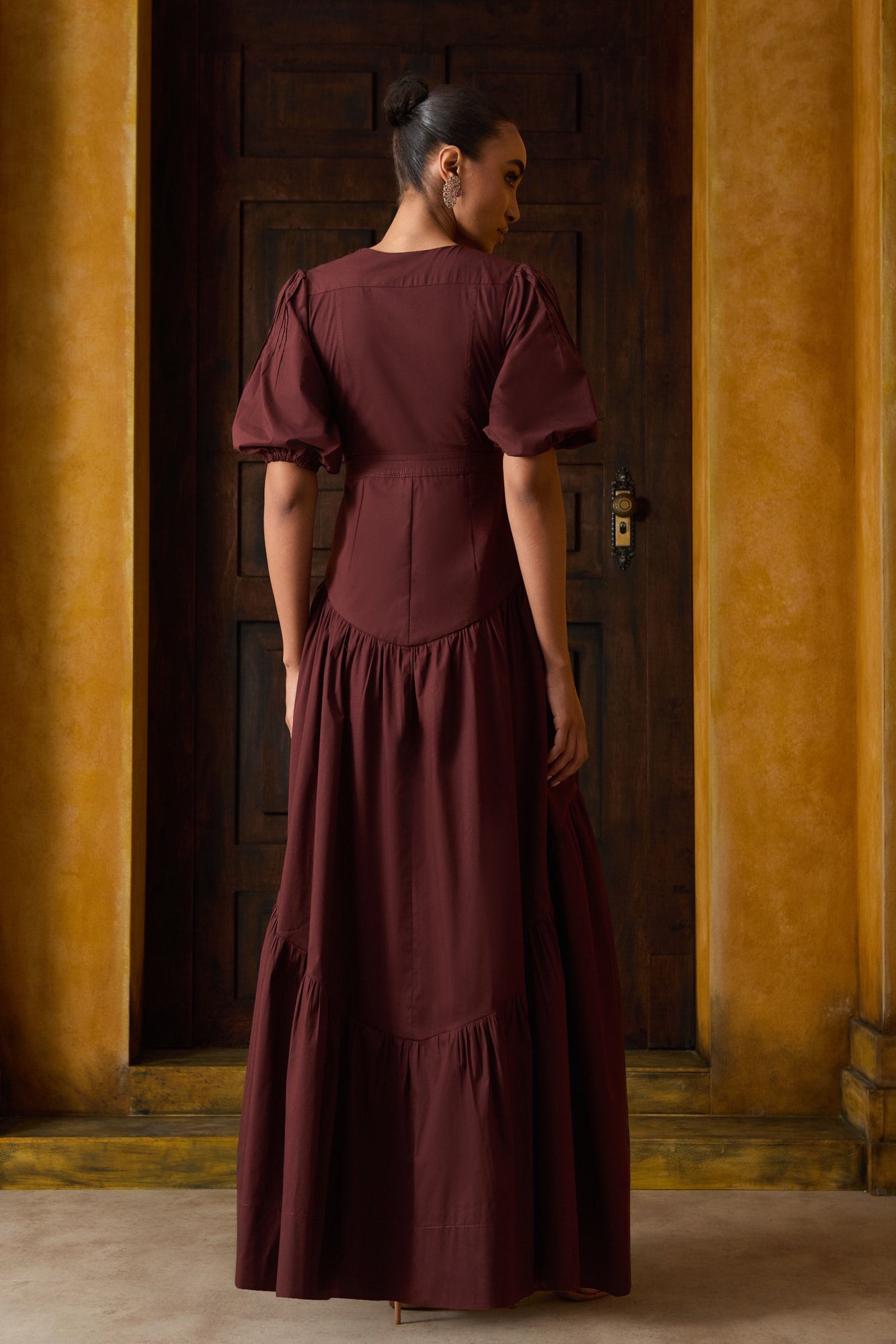 VESTIDO LONGO RECORTES PESPONTO COLEÇÃO INVERNO 26