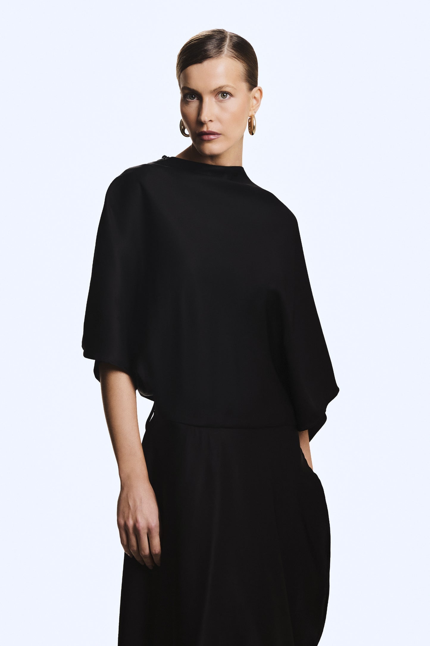 VESTIDO MIDI FLUIDO COM TRANSPASSE SAIA COLEÇÃO VERÃO 27