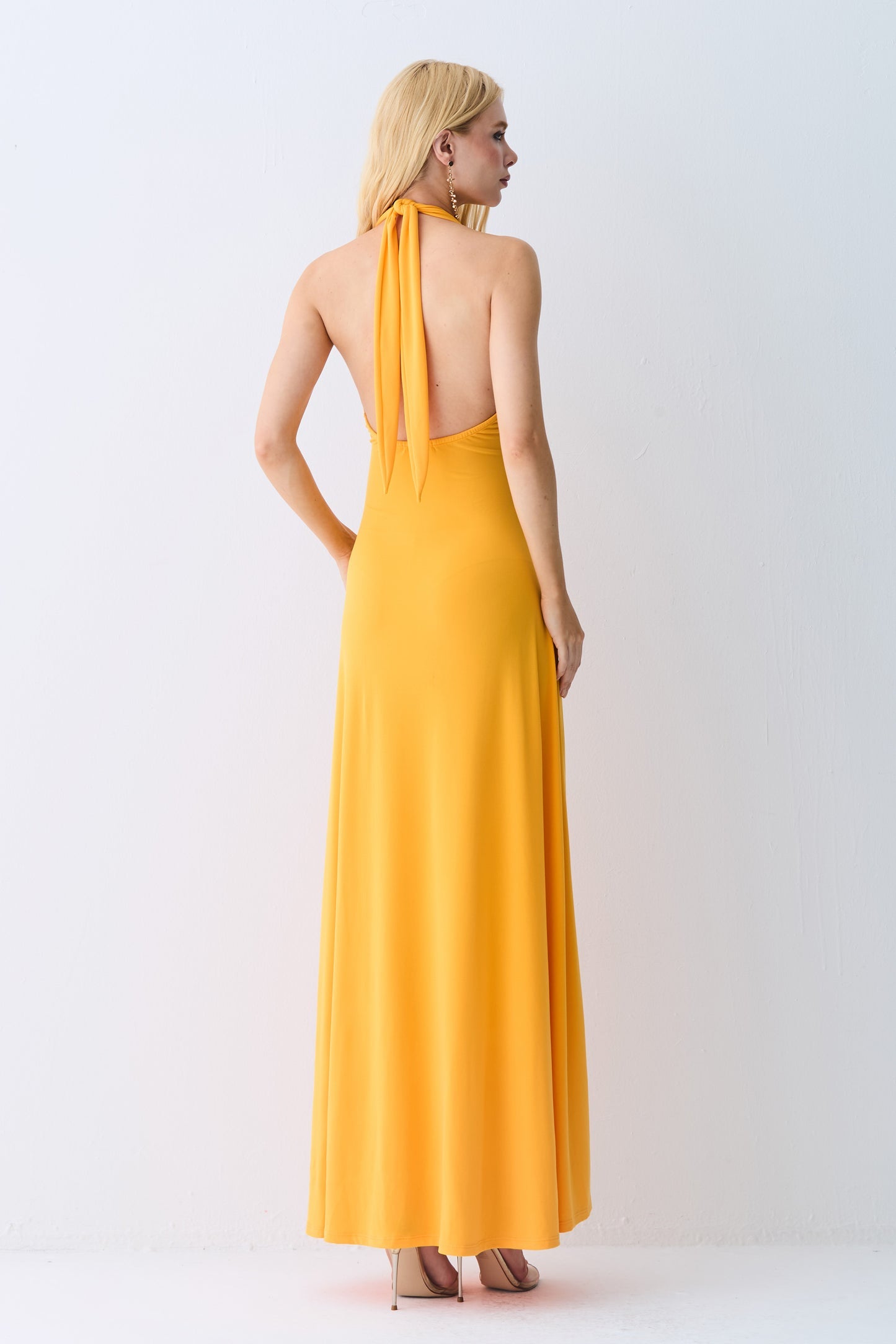VESTIDO LONGO FRENTE UNICA ABERTURA FRONTAL E AMARRACÃO COLEÇÃO VERÃO 27