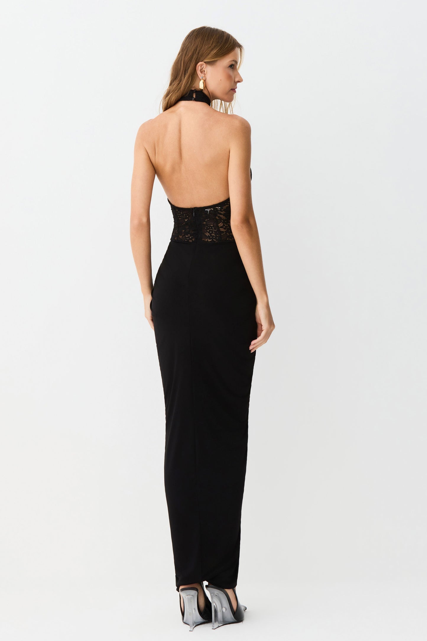 VESTIDO MIDI FRANZIDOS CINTURA CORPO EM RENDA E GOLA COLEÇÃO INVERNO 26