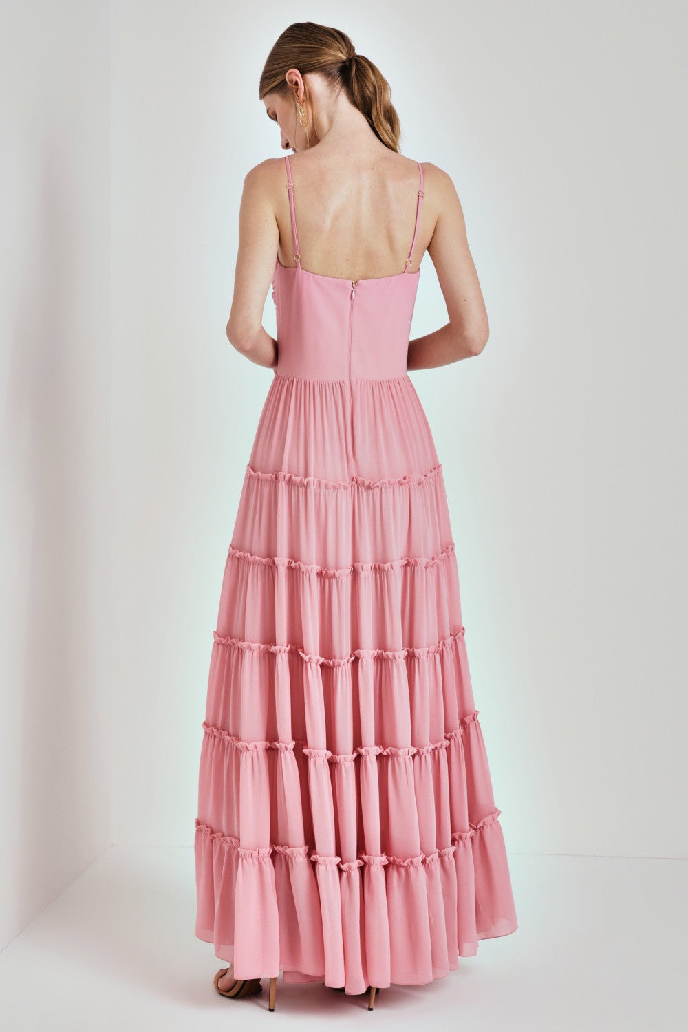 VESTIDO BABADOS BUSTO TORCIDO COLEÇÃO VERÃO 26