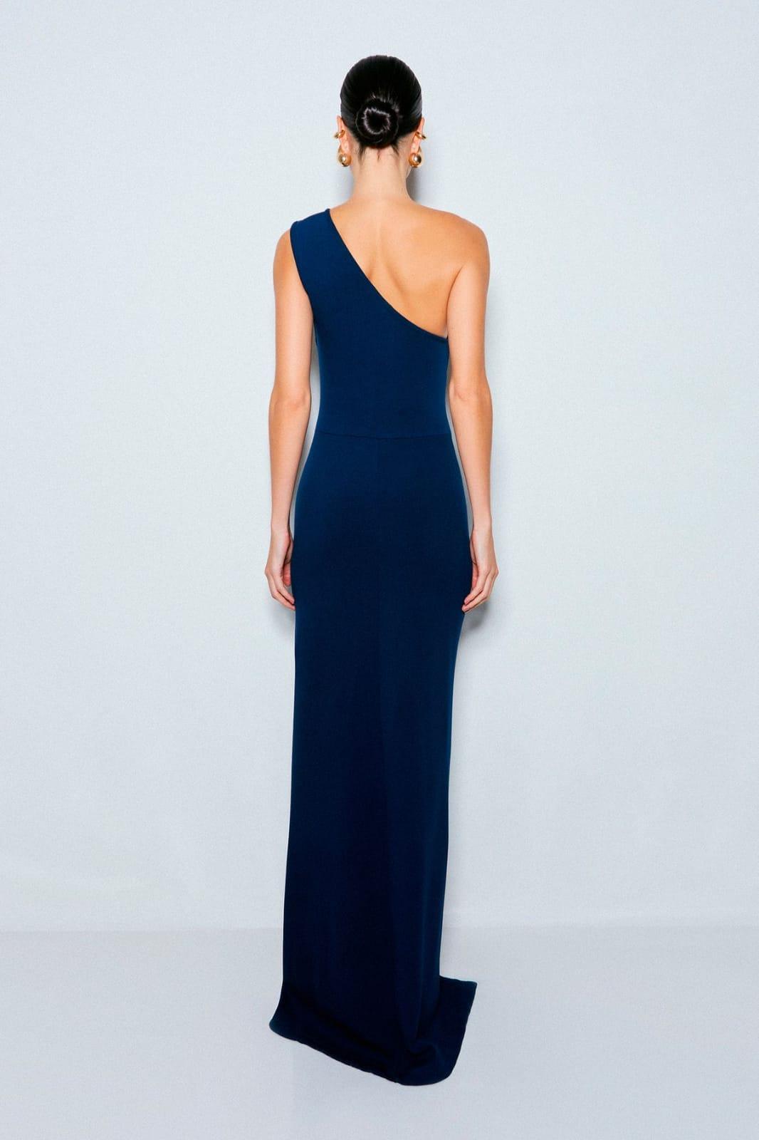 VESTIDO LONGO UM OMBRO SÓ COM FENDA COLEÇÃO INVERNO 24