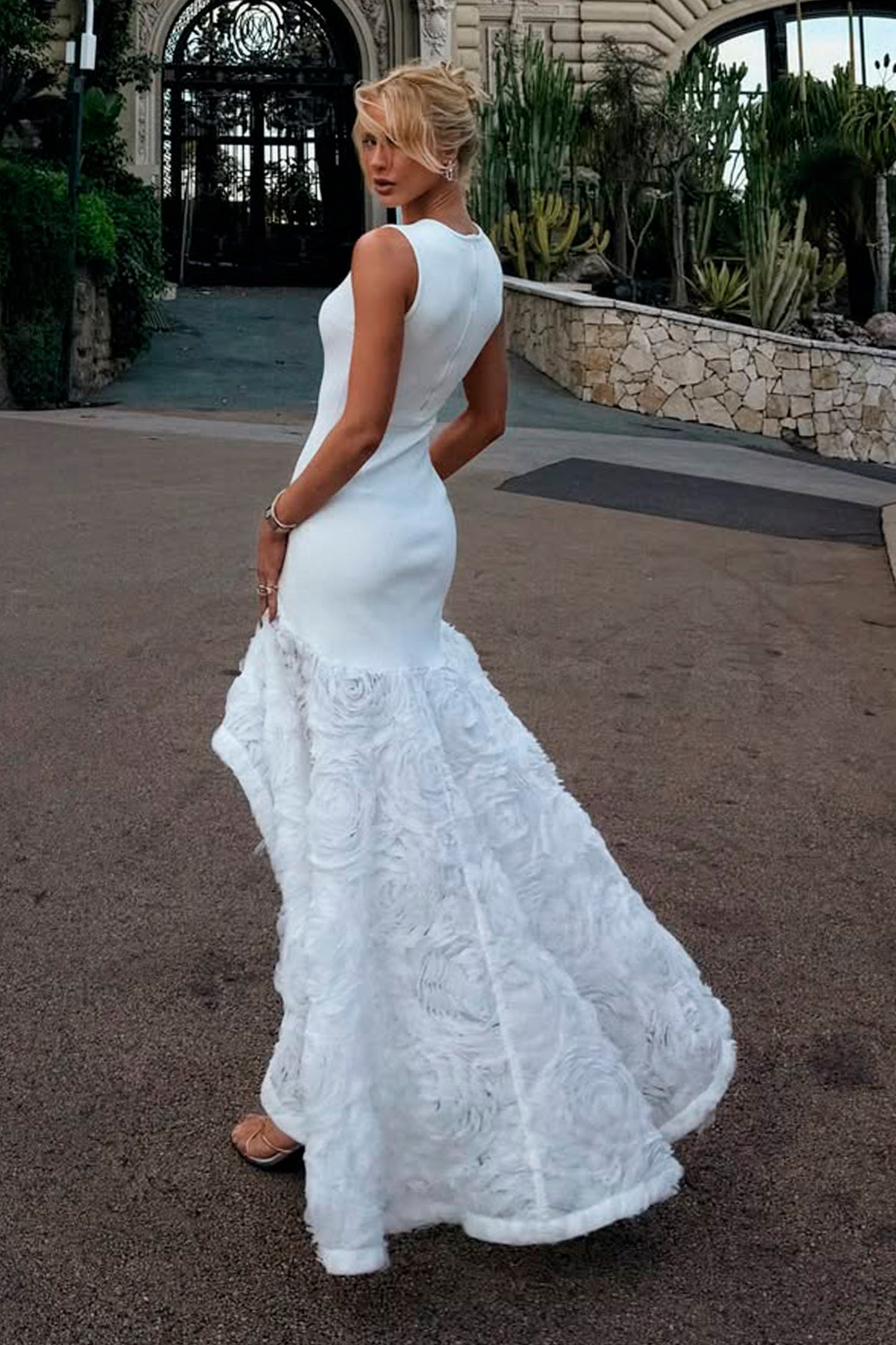 VESTIDO MULLET COM BARRA EM RENDA COLEÇÃO INVERNO 26