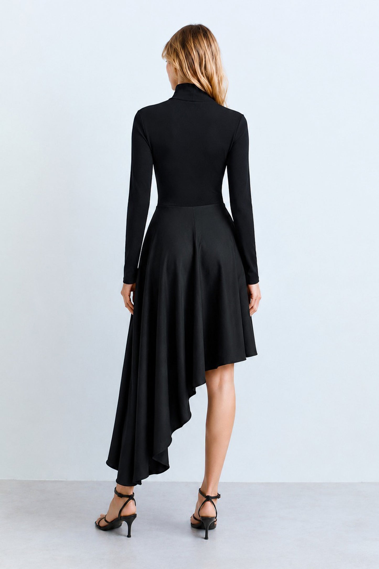 VESTIDO MIDI GOLA ALTA BARRA ASSIMETRICA ESTRUTURADA COLEÇÃO INVERNO 26