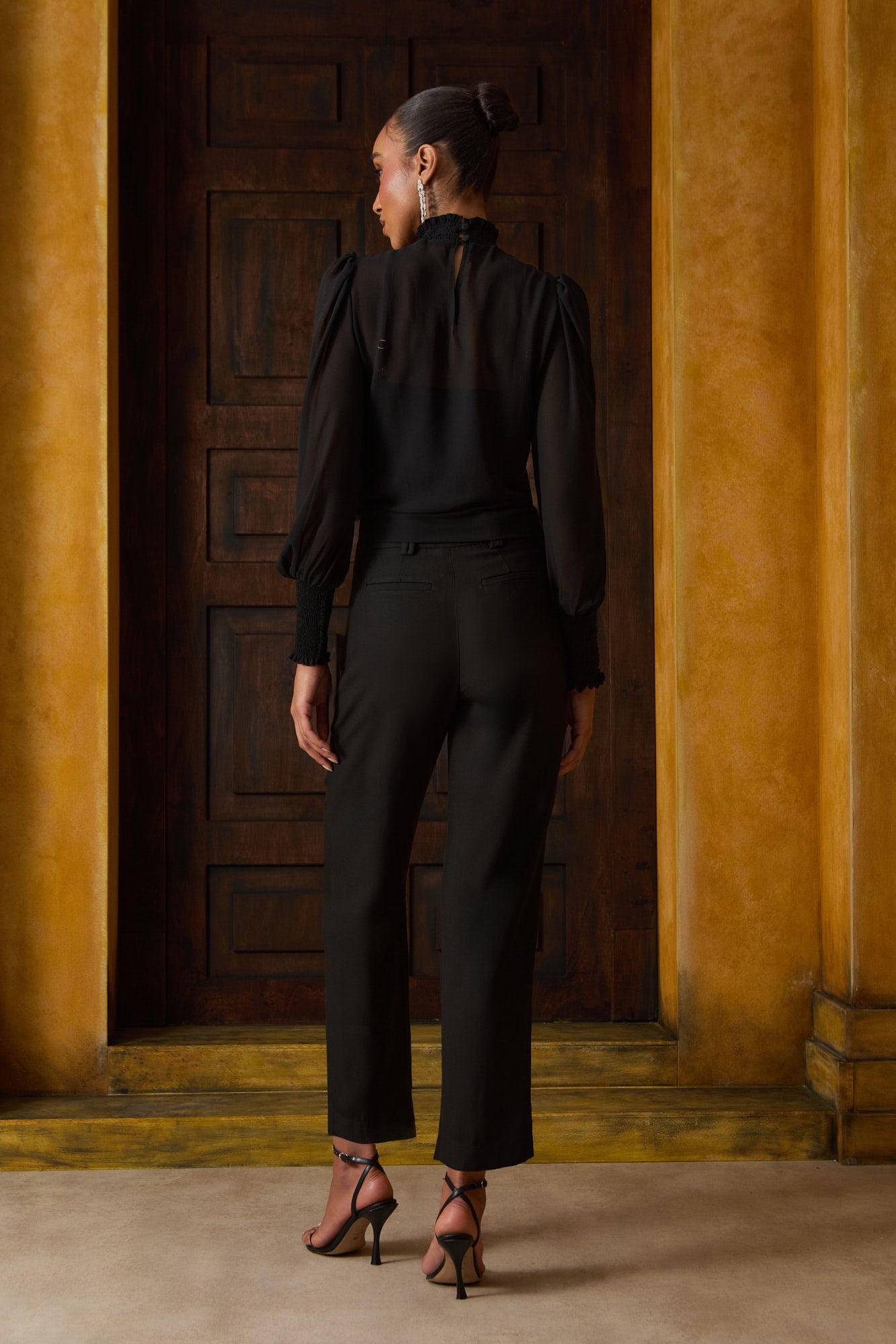 CALÇA CLASSICA PREGAS COLEÇÃO INVERNO 26