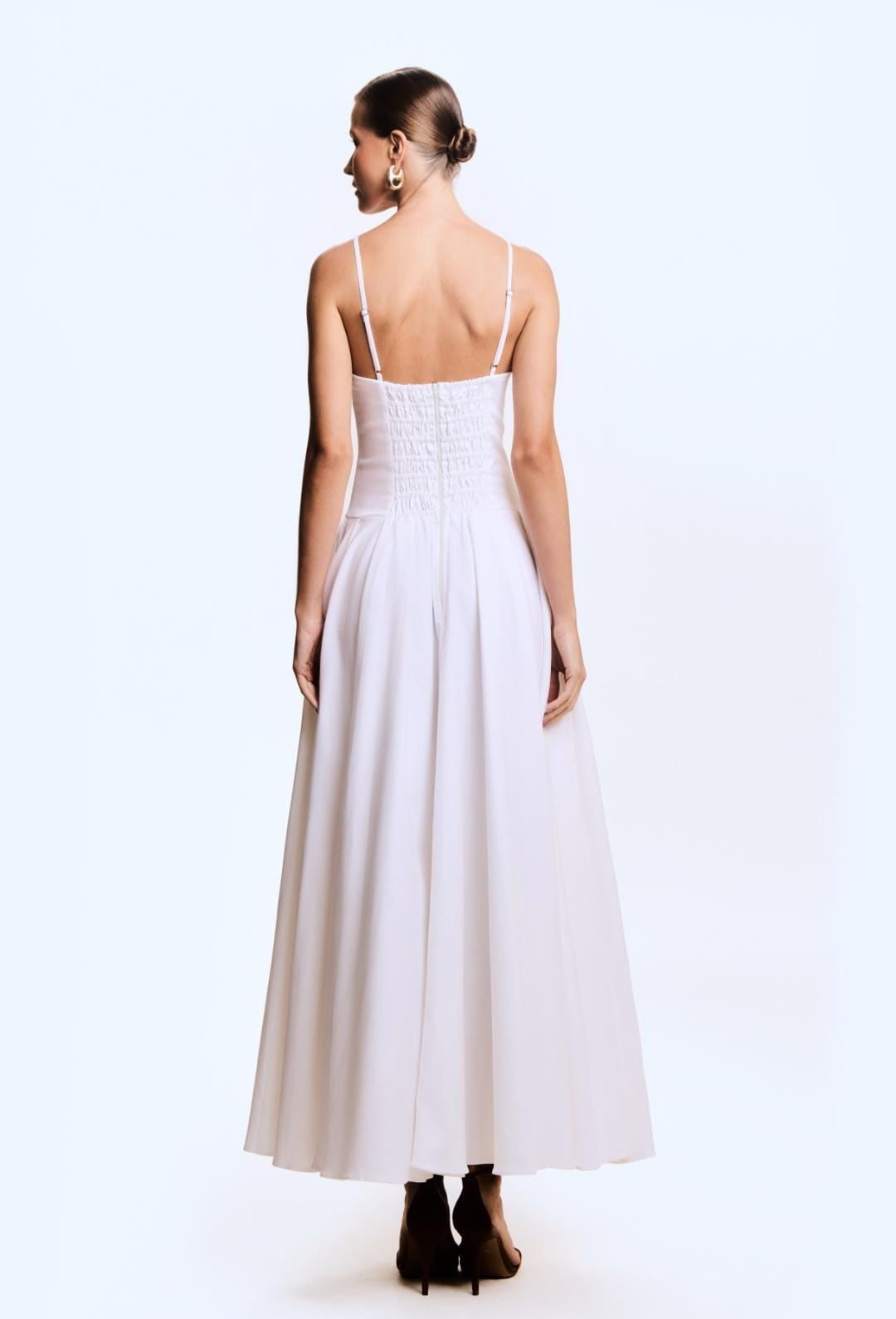 VESTIDO MIDI ESTRUTURADO PREGAS NA SAIA RECORTE BUSTO COLEÇÃO VERÃO 26