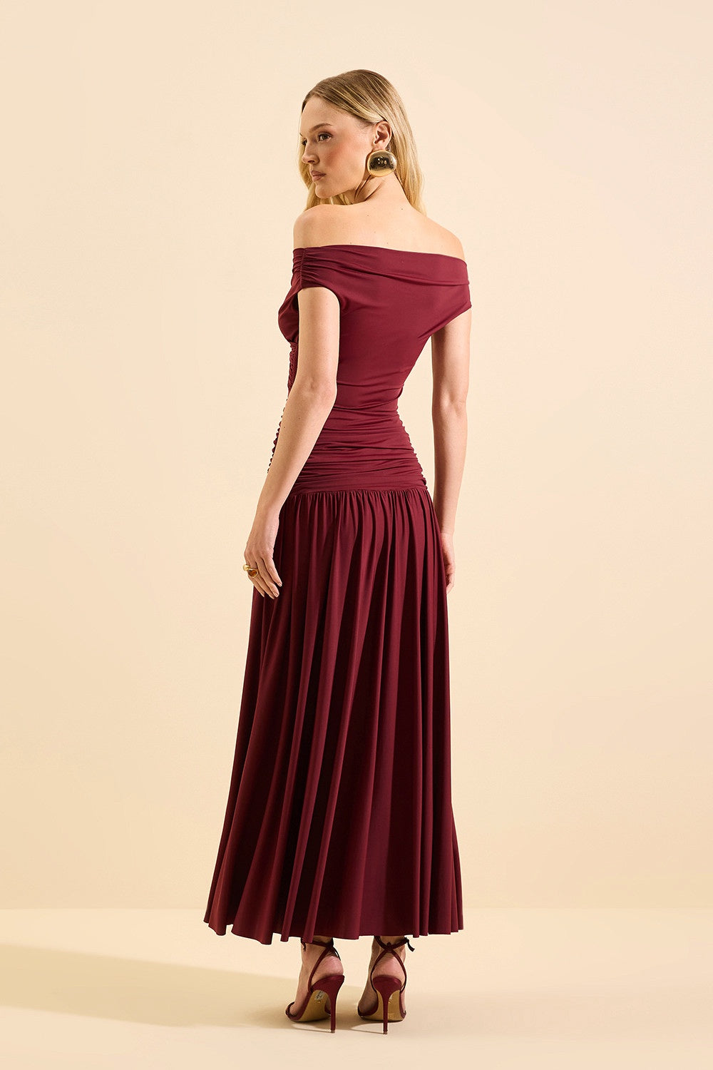 VESTIDO MIDI VELURE COLEÇÃO INVERNO 26