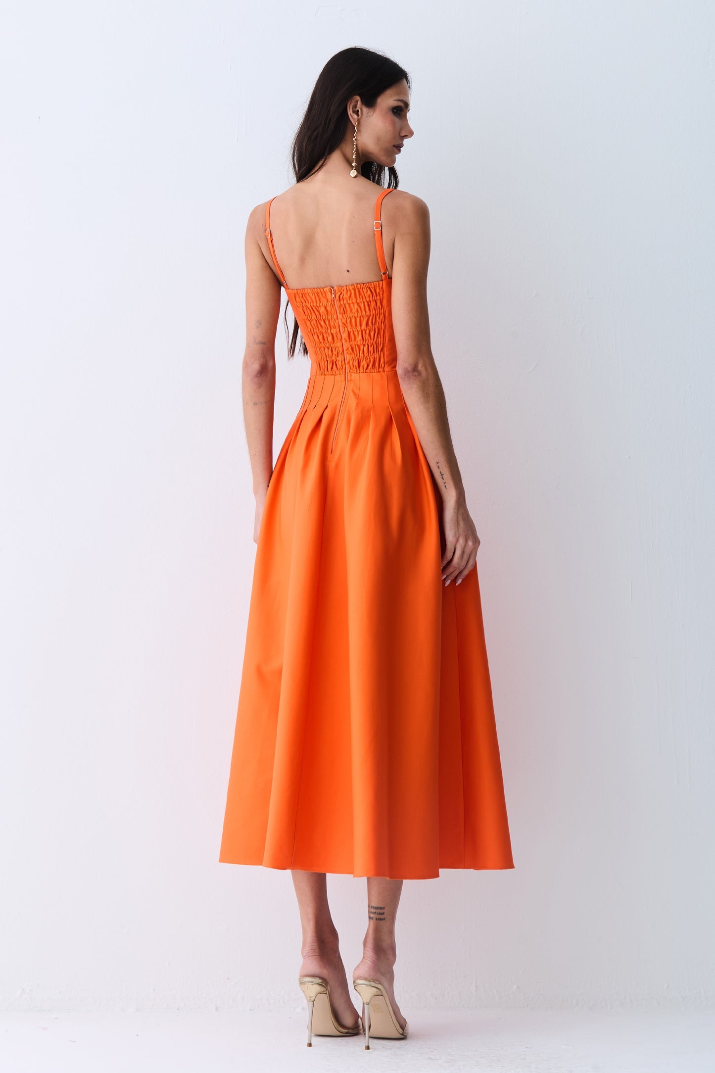 VESTIDO LONGO ACINTURADO PREGAS SAIA RECORTE COLEÇÃO VERÃO 27