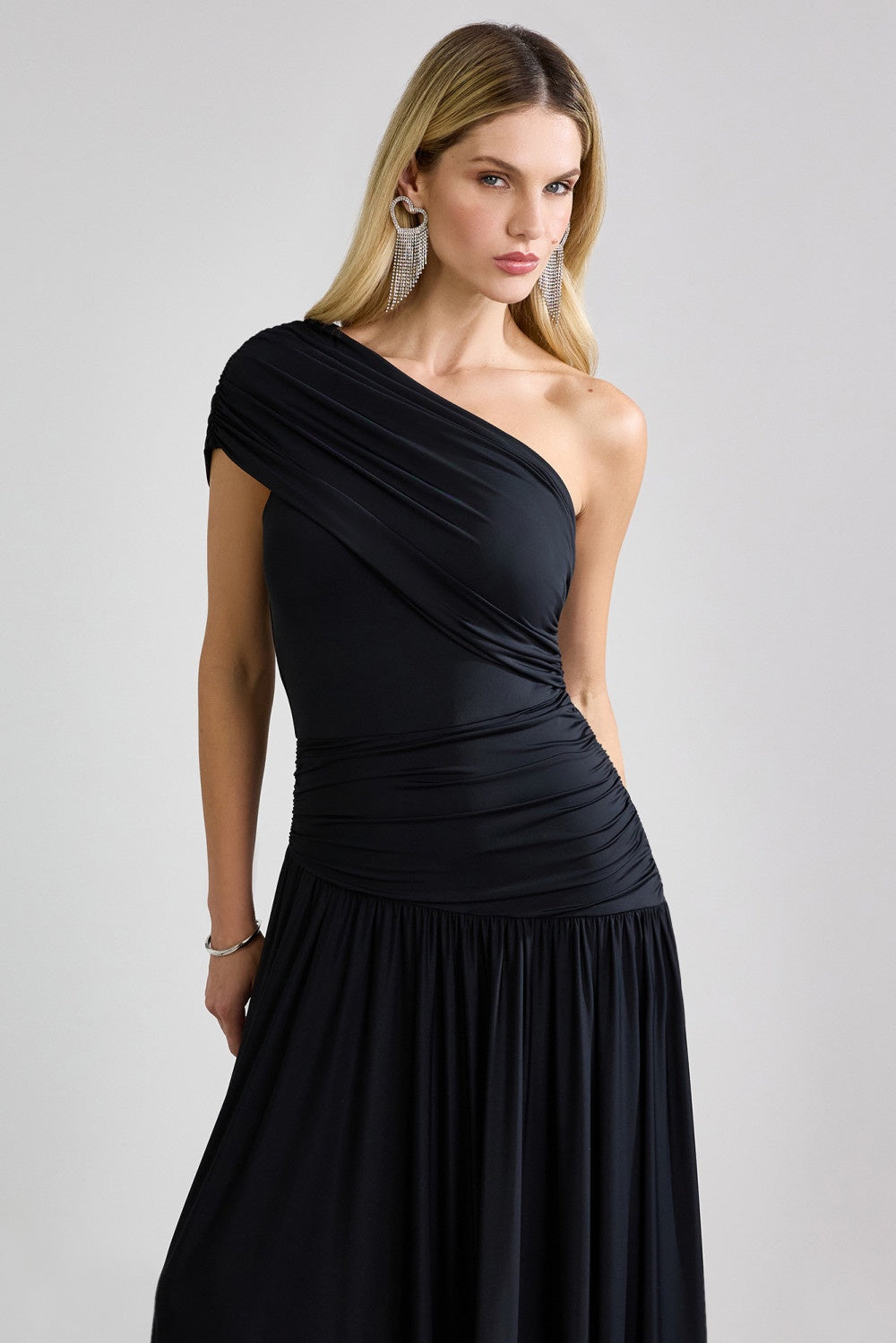 VESTIDO LONGO SOLENE COLEÇÃO VERÃO 26