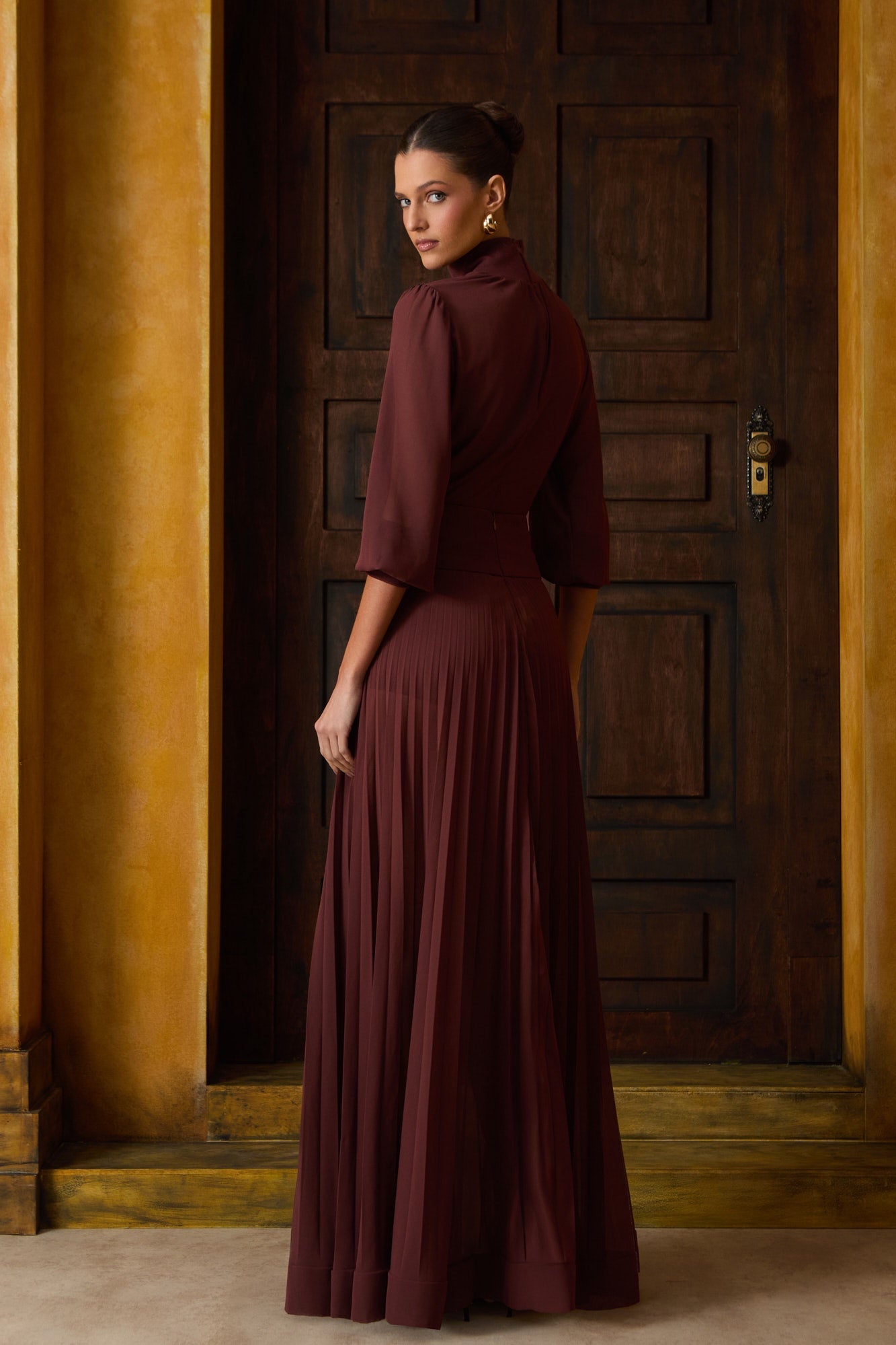 SAIA LONGA PLISSADA PALA LARGA COLEÇÃO INVERNO 26