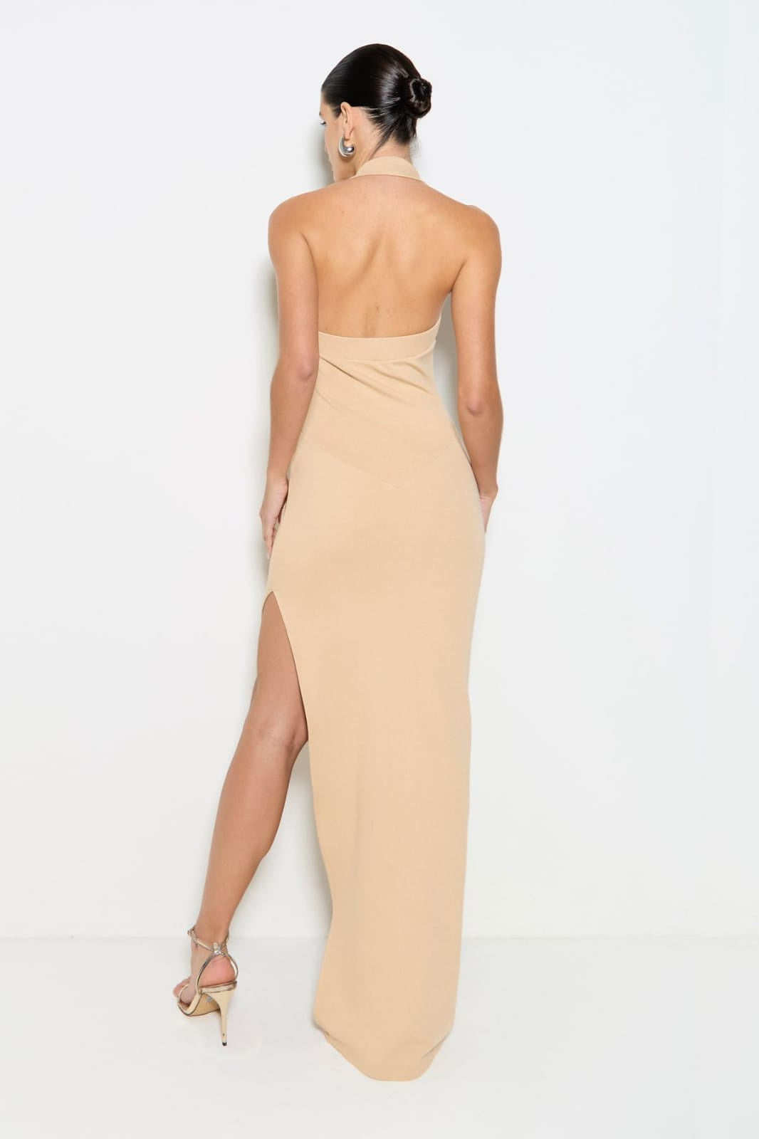 VESTIDO LONGO FRENTE UNICA E FENDA DIAGINAL COLEÇÃO VERÃO 25