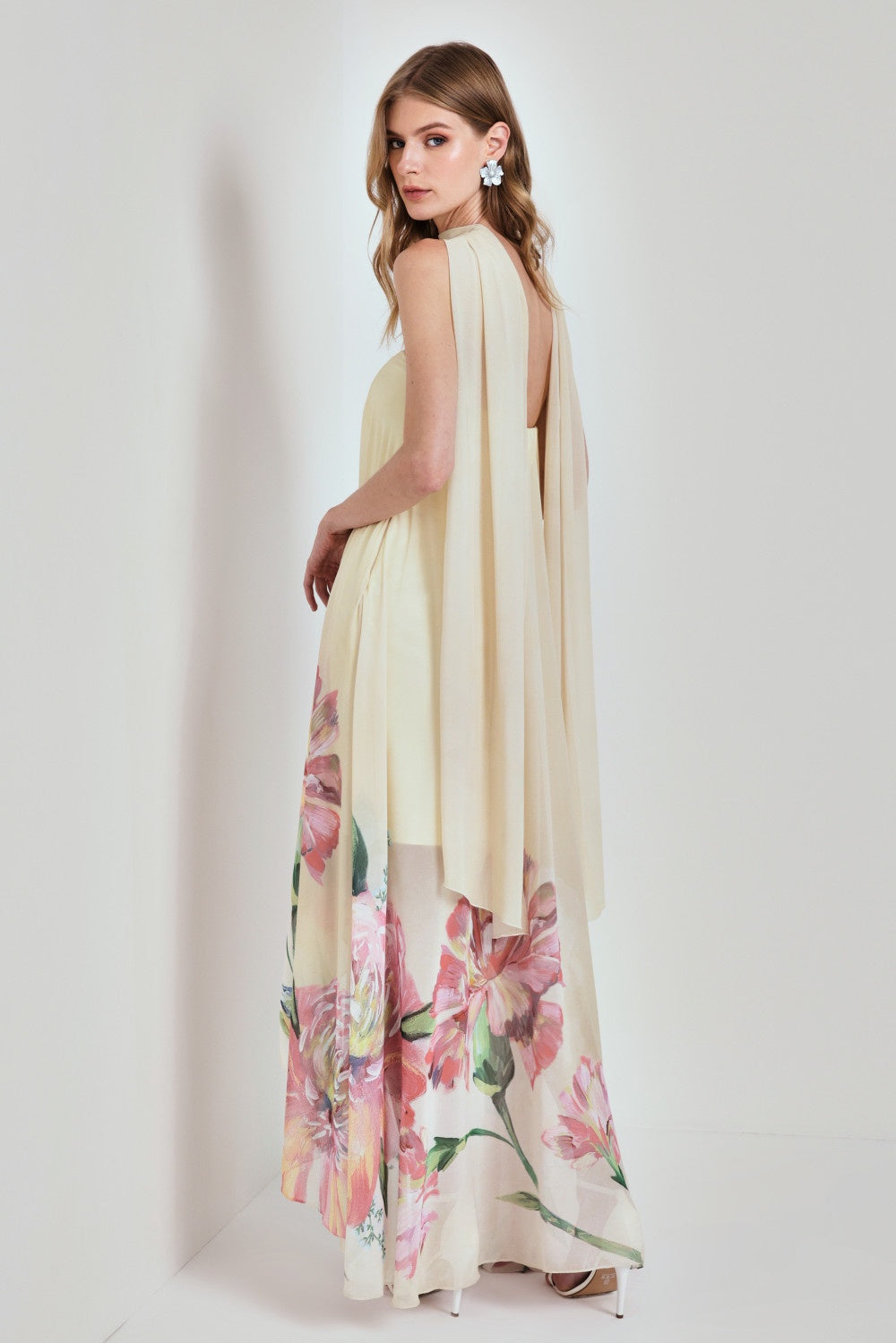 VESTIDO MULLET ASSIMETRICO PETALAS DA EMOÇÕES COLEÇÃO VERÃO 26