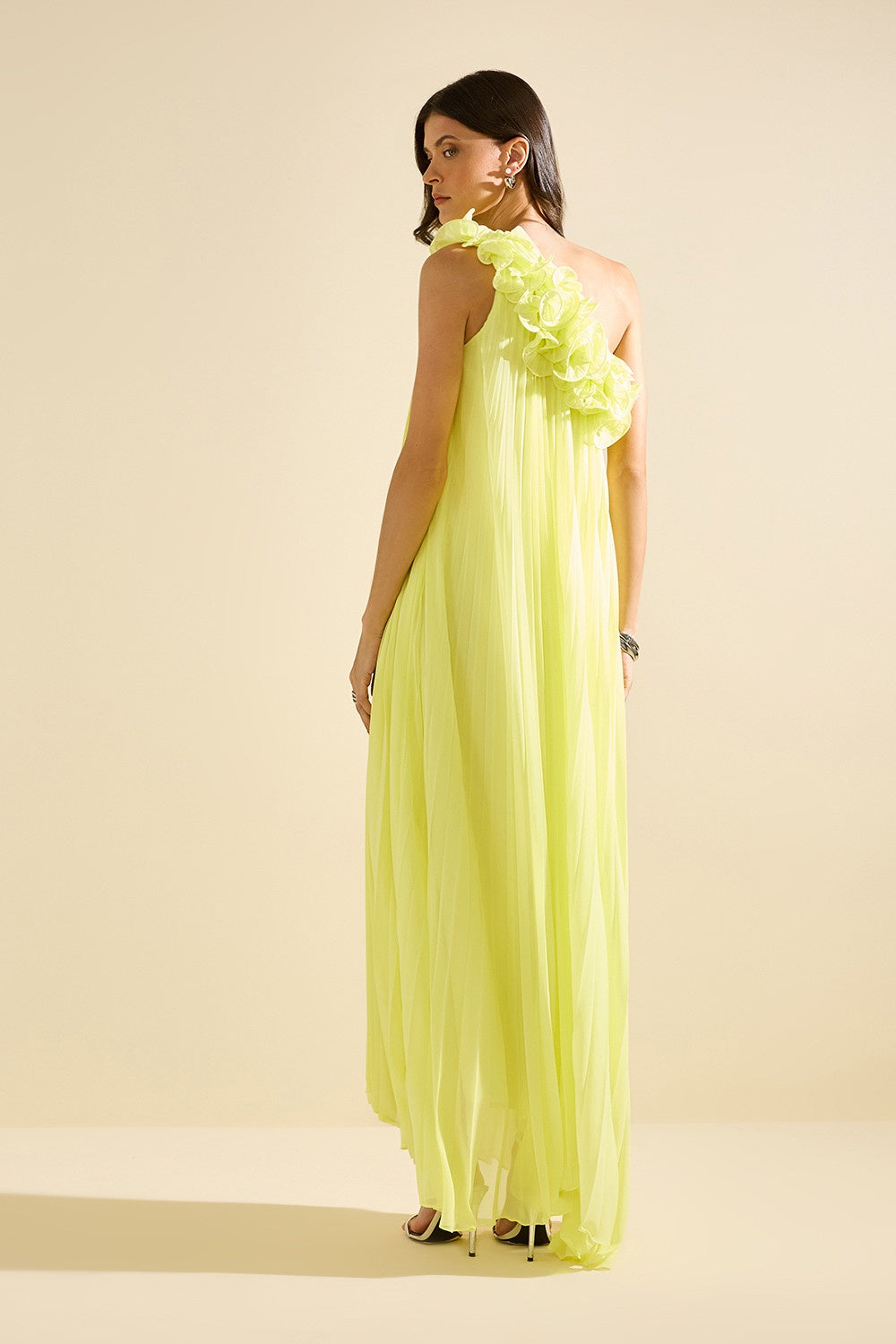 VESTIDO JABOUR NO DECOTE COLEÇÃO VERÃO 26