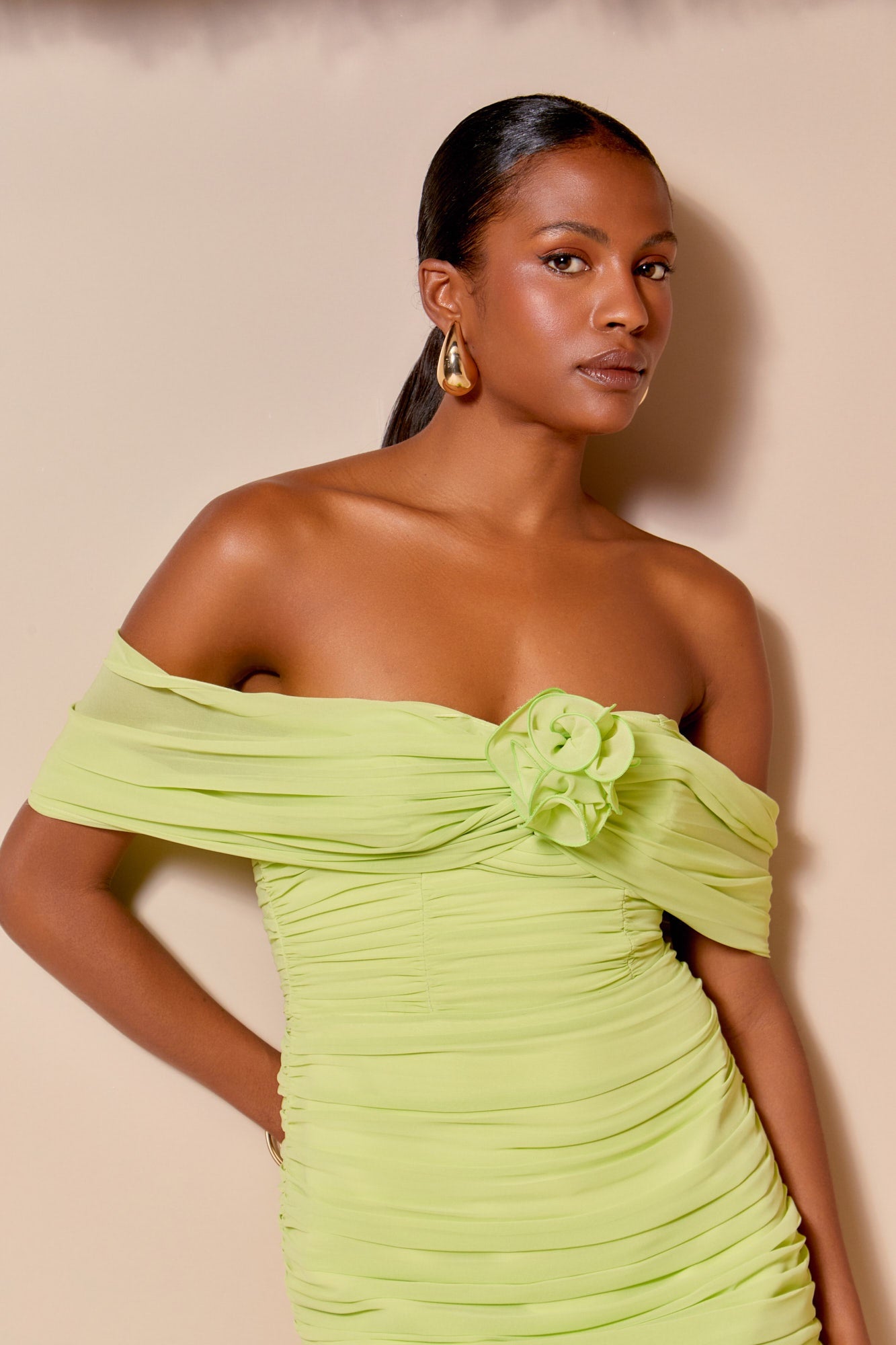 VESTIDO CURTO DETALHE DRAPE COLEÇAO ALTO VERÃO 25