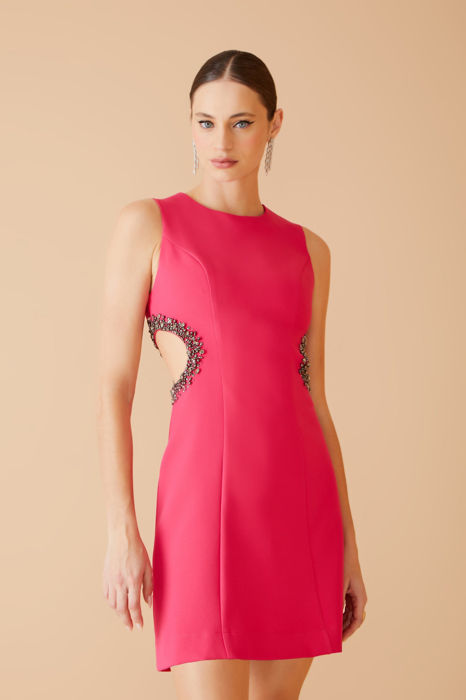 VESTIDO CURTO CINTURA VAZADA COLEÇÃO INVERNO 23