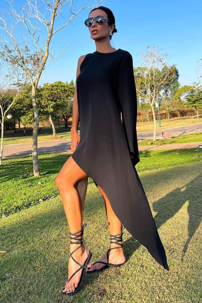 VESTIDO CURTO FLUIDO COM UM MANGA SÓ COLEÇÃO VERÃO 24
