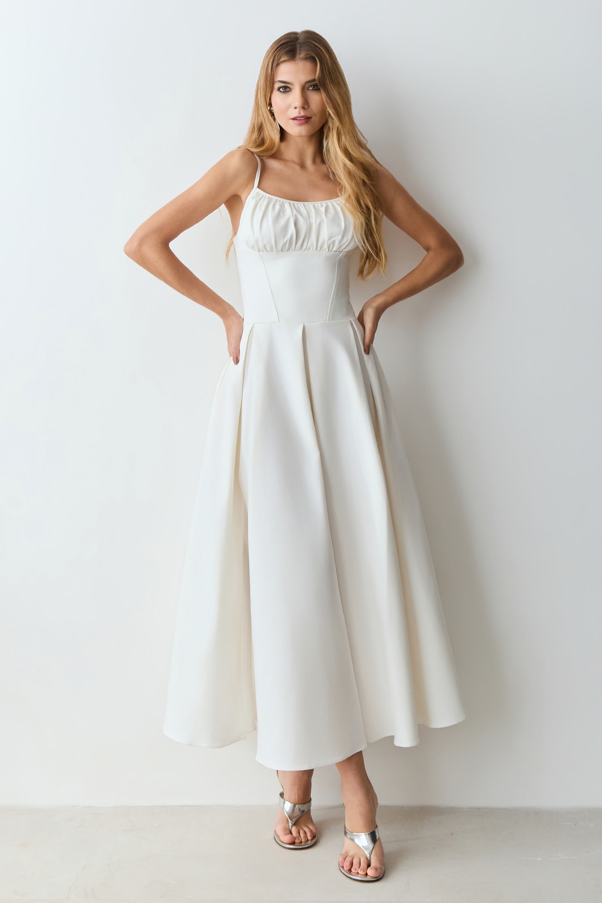 VESTIDO MIDI ACINTURADO COM FRAZIDOS BUSTO E PREGAS COLEÇÃO VERÃO 27