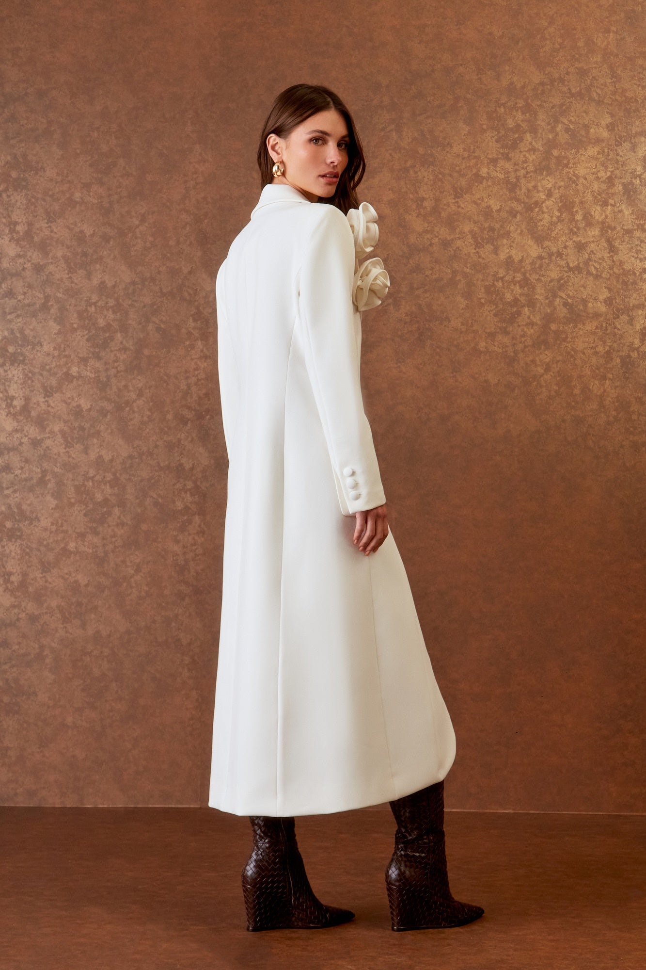 SOBRETUDO CREPE CLASSIC FLOR COLEÇÃO INVERNO 25