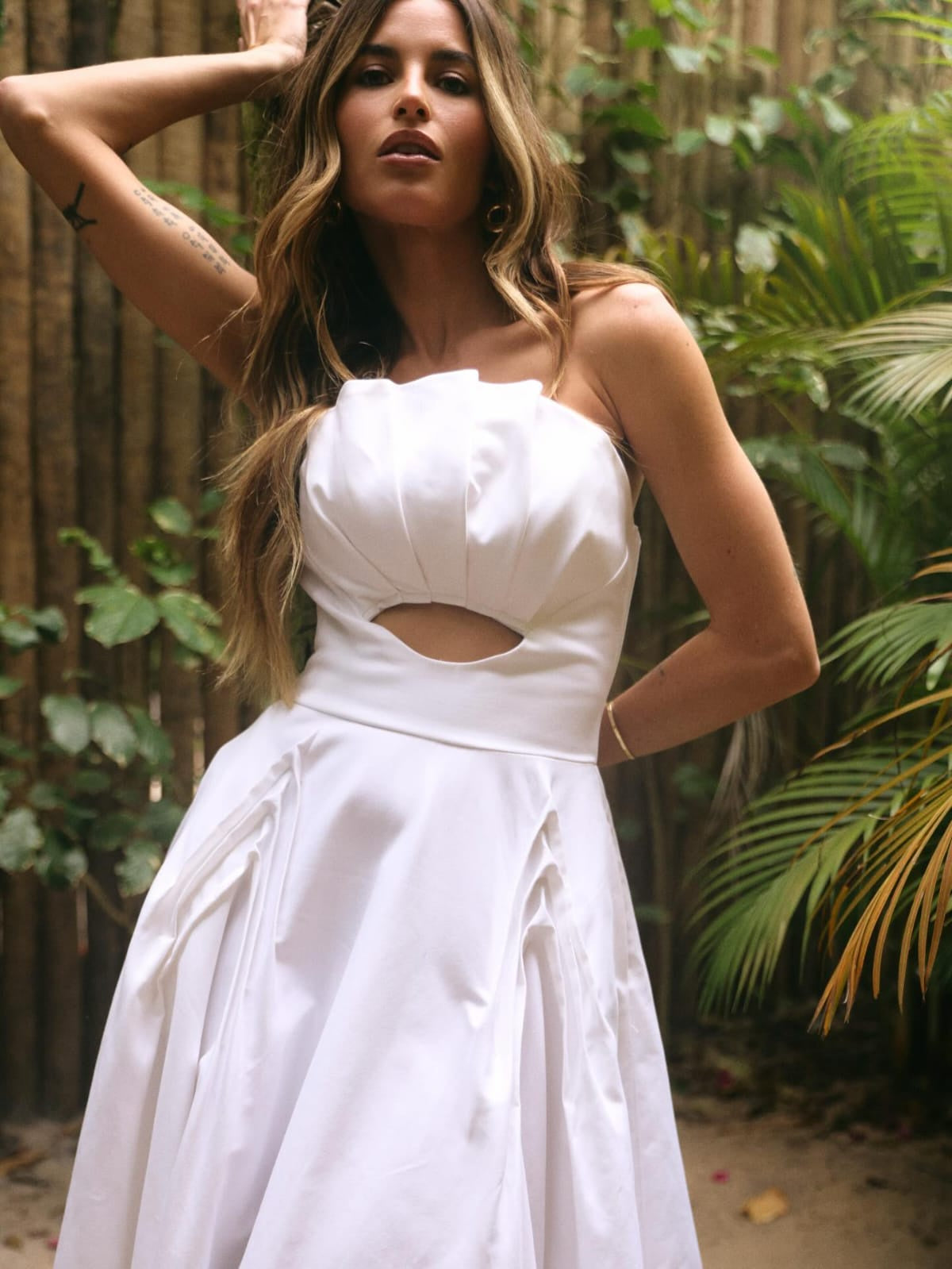 VESTIDO MIDI SOBREPOSIÇÃO ESTRUTURADA BUSTO COLEÇÃO INVERNO 26