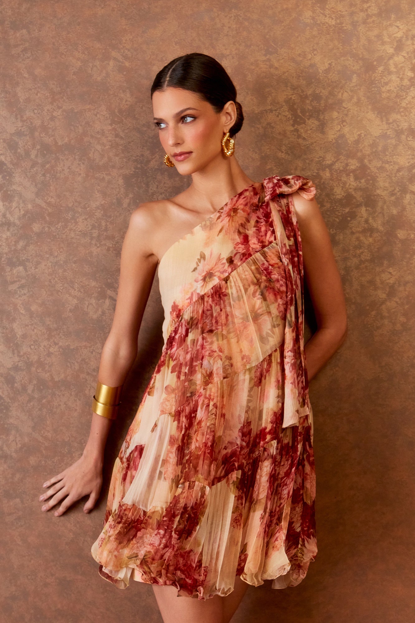 VESTIDO CURTO UM OMBRO SÓ COLEÇÃO INVERNO 25