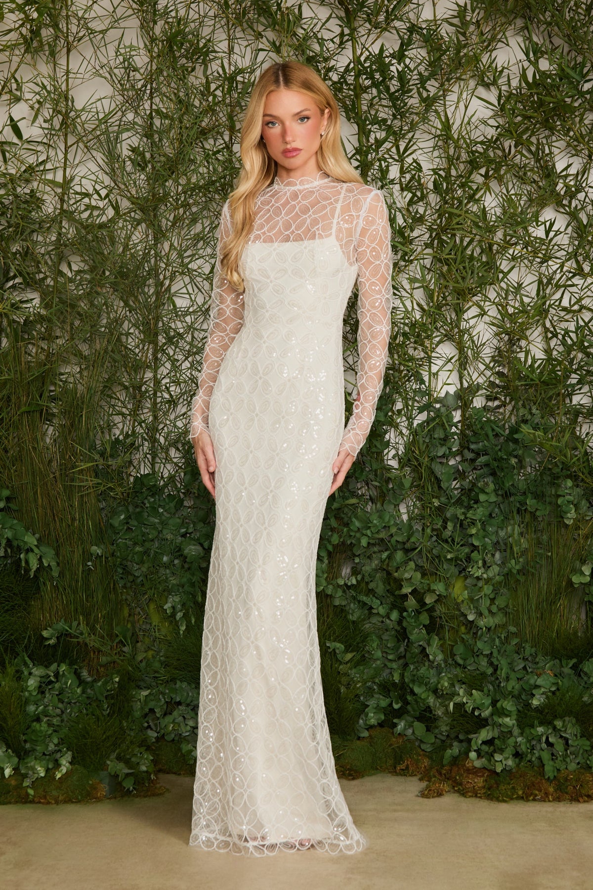 VESTIDO LONGO PENÉLOPE TULE BORDADO COLEÇÃO VERÃO 27