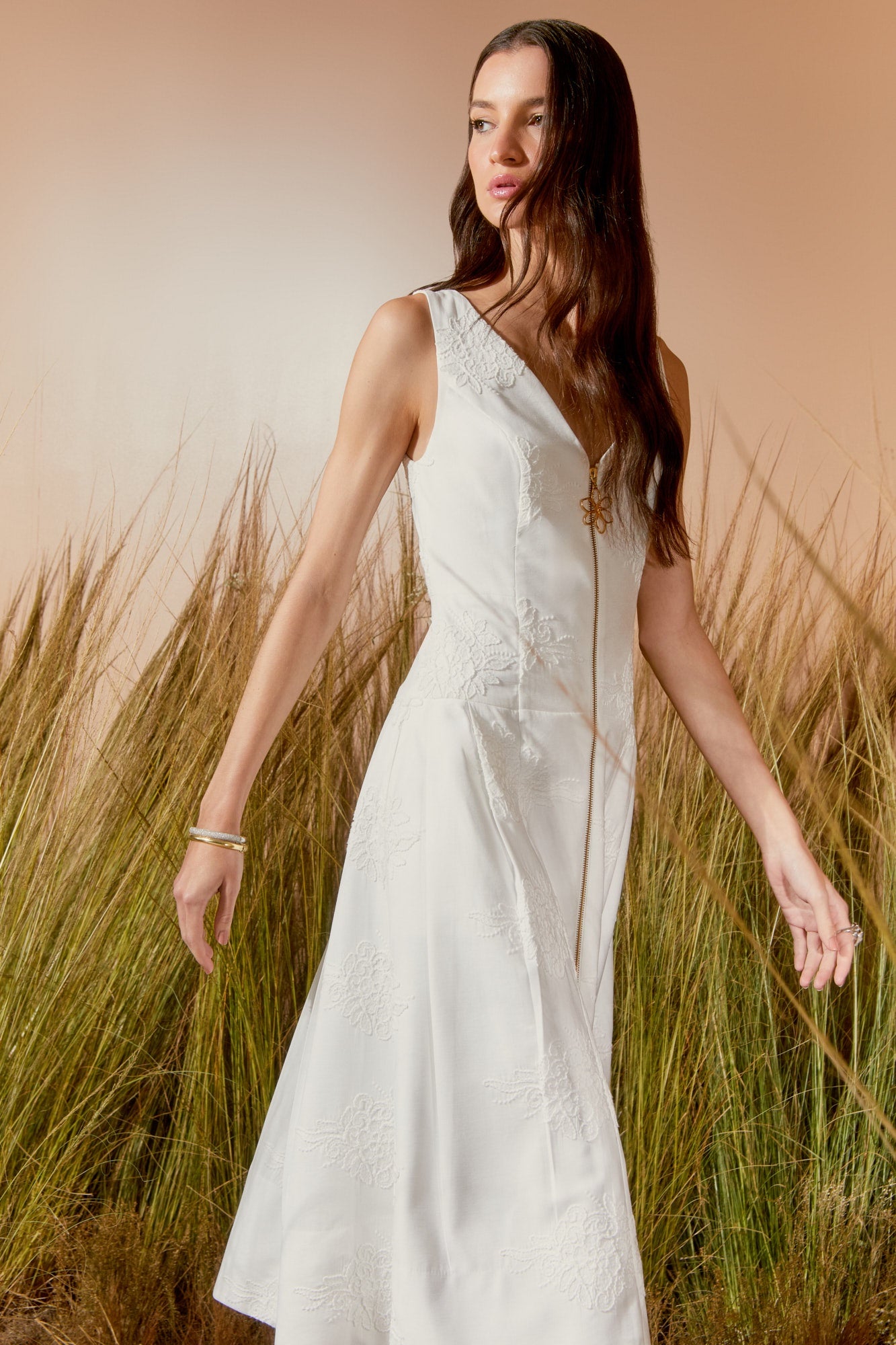 VESTIDO MIDI BORDADO METAL FLOR COLEÇÃO VERÃO 26