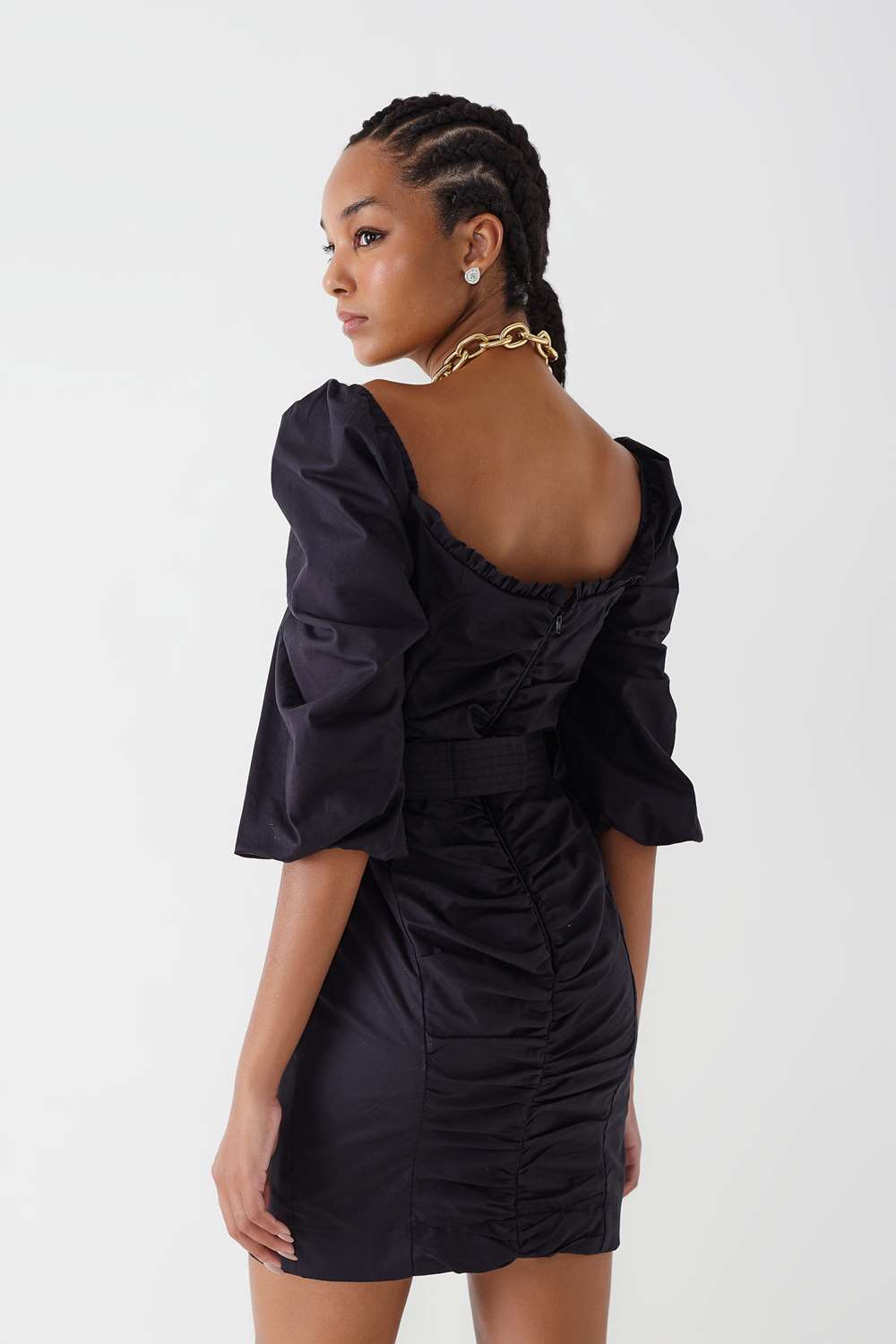 VESTIDO CURTO DRAPEADO MANGA BUFANTE COLEÇÃO INVERNO 21