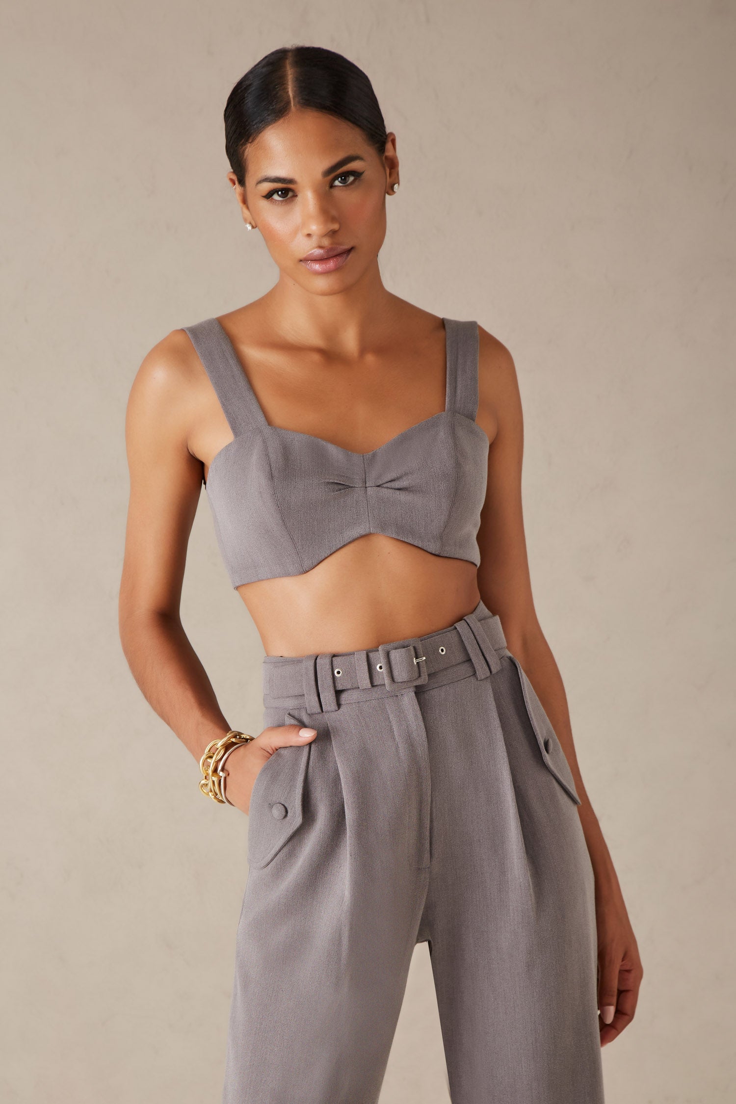 CONJUNTO DE TOP PREGAS BOJO E CALÇA ALFAIATARIA BOLSOS COLEÇÃO INVERNO 22