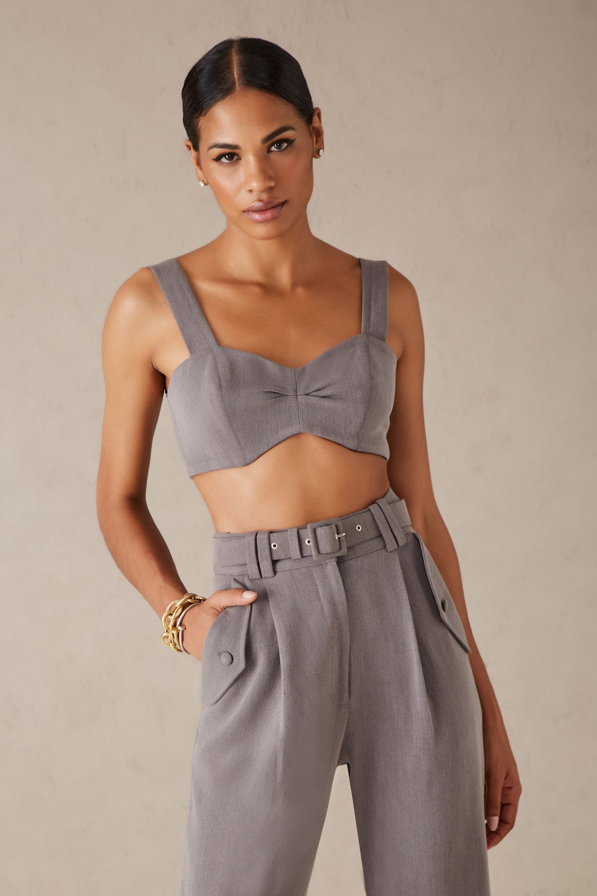 CONJUNTO DE TOP PREGAS BOJO E CALÇA ALFAIATARIA BOLSOS COLEÇÃO INVERNO 22