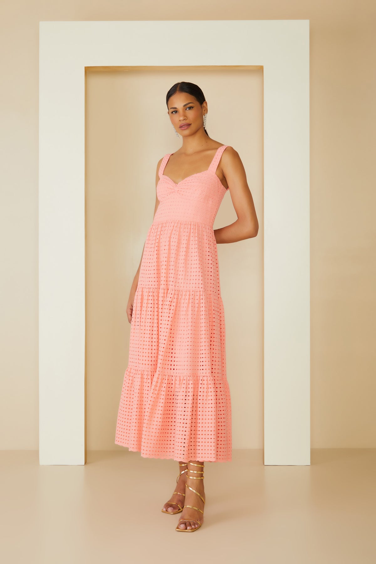 VESTIDO MIDI RECORTE TORCIDO COLEÇÃO ALTO VERÃO 23