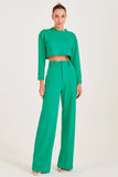 CONJUNTO DE CROPPED DE MALHA OVERSIZED E CALÇA CONVERSÃO COM FRISOS COLEÇÃO INVERNO 23