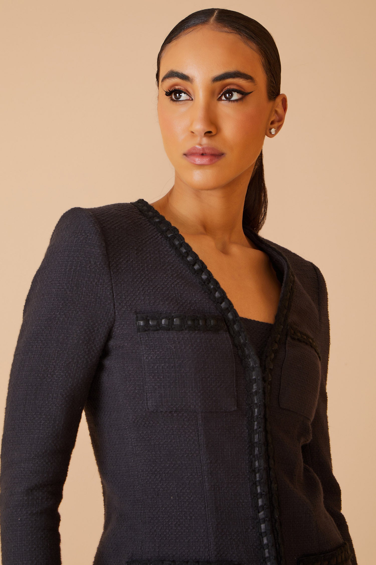 CONJUNTO DE TOP E BLAZER TWEED DETALHE PASSAMANARIA E CALÇA TWEED COLEÇÃO INVERNO 23