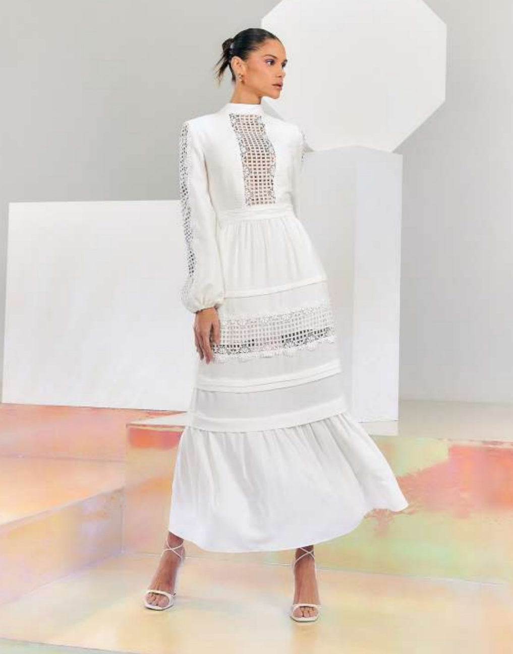 VESTIDO MIDI RENDA DECOTE COSTAS COLEÇÃO VERÃO 23